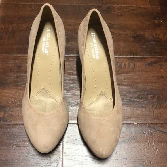 naturalizer nude heels